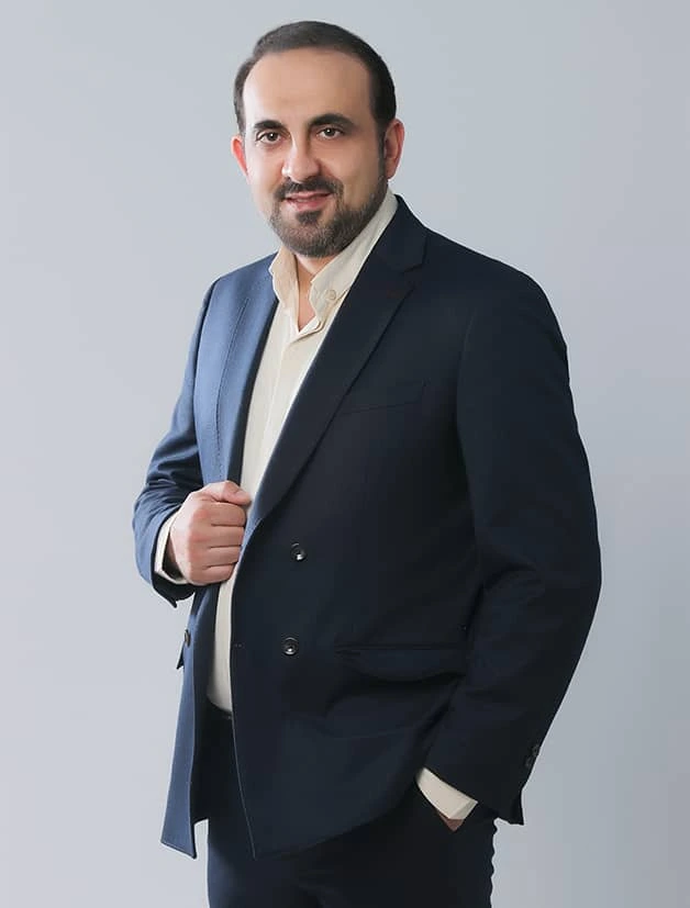  دکتر علیرضا متشکر 