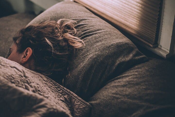 خواب بر تقویت سیستم ایمنی که آن هم ارتباط مستقیمی با سلامت روان دارد، بسیار اثرگذار است.