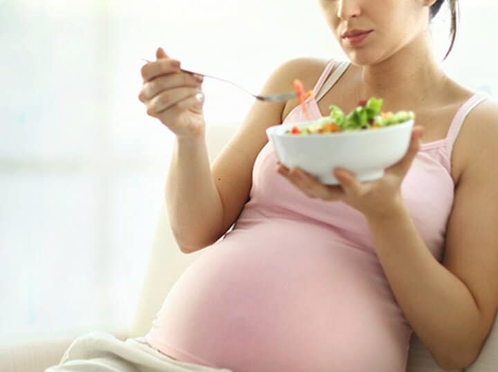 تا حد امکان حین بارداری مراقب سلامت جسمی و روانی خود باشید.
