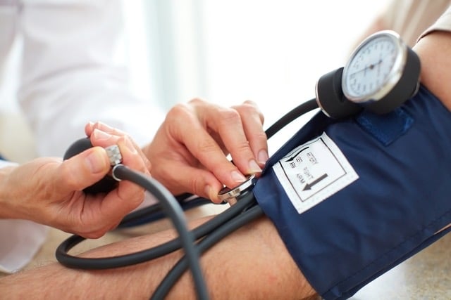 مهم است که بدانید چه عواملی باعث افت فشار خون شما می‌شود تا بتوان آن را درمان کرد.