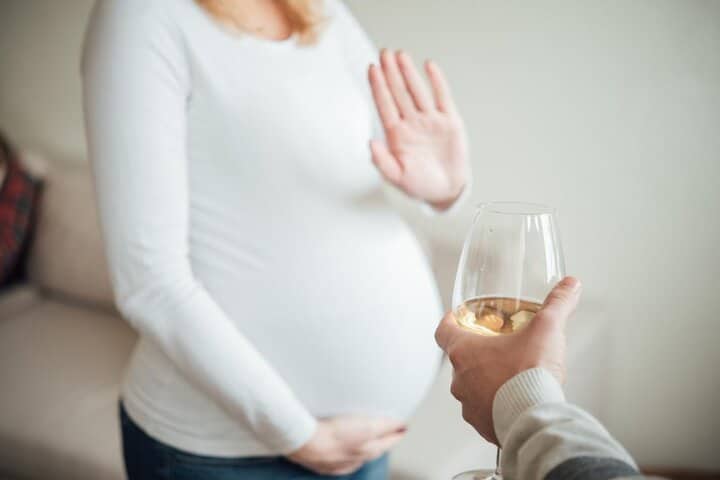 الکل حین حاملگی می‌تواند رشد کودک را بسیار تحت تأثیر قرار دهد.