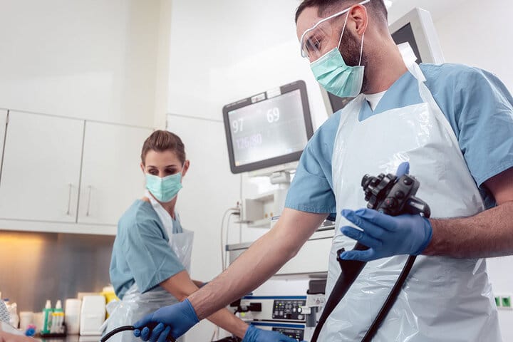 ممکن است پزشک برای حذف احتمال زخم معده یا مشکل ساختاری مانند مسدود شدن مری اندوسکوپی دستگاه گوارش فوقانی را تجویز کند، که از انواع اندوسکوپی است.
