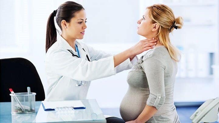 اگر در دوران بارداری دچار علائم پرکاری تیروئید شوید یا سابقه ی بیماری تیروئید داشته باشید، پزشک تست TSI را تجویز می‌کند.