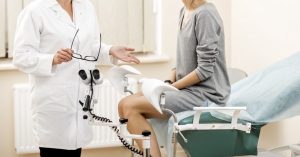 معاینه لگن، معاینه بصری و فیزیکی اندام تولیدمثل زنان توسط پزشک است. پزشک در این روش ناحیه لگن، واژن، دهانه رحم، لولههای رحم، فرج، تخمدان و رحم را معاینه میکند.
