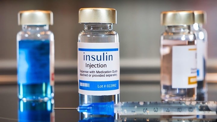 سلول‌ها بدون انسولین گرسنه می‌مانند و باید به دنبال منبع جایگزین بگردند. درنتیجه، مشکلات مرگبار رخ می‌دهد.