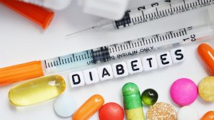 انسولین نحوه استفاده و ذخیره‌ی قند خون (گلوکز) توسط بدن را کنترل می‌کند. انسولین مثل کلیدی است که به گلوکز اجازه می‌دهد وارد سلول‌های بدن شود. بدن، خصوصا بدن افراد مبتلا به دیابت، بدون انسولین از کار می‌افتد.
