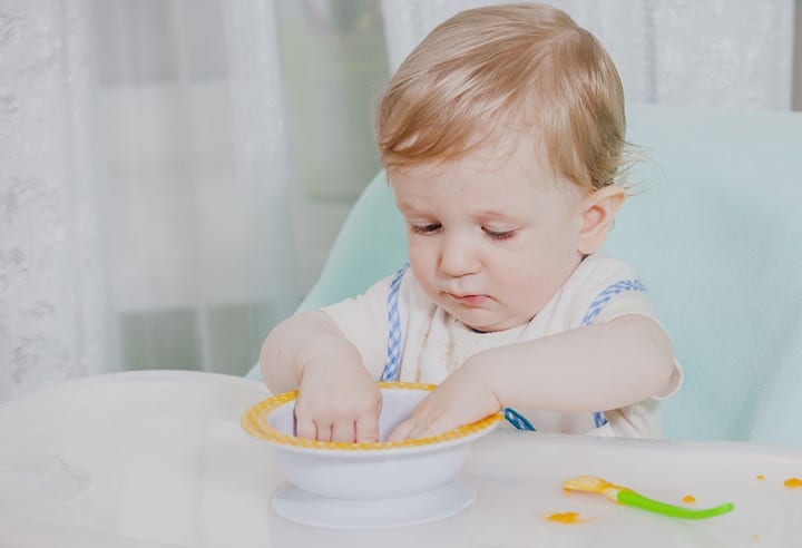لجبازی‌های کودکان 17 ماهه می‌تواند ماه‌ها قبل از تولد 2 سالگی کودک فوران کرده و تماشایی باشد.