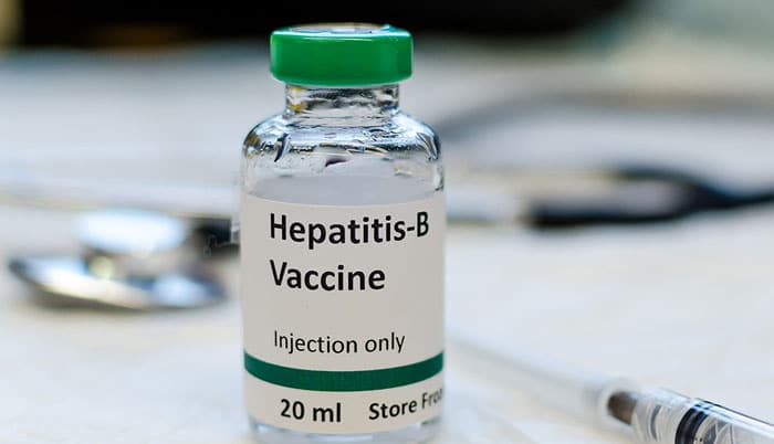 تصویر واکسن راه‌کار پیشگیری از هپاتیت