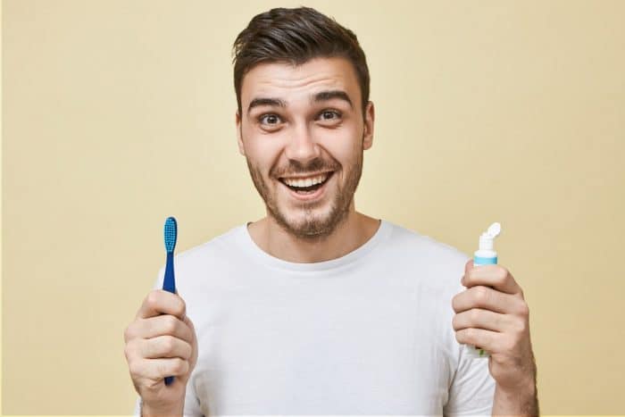 جلوگیری از آبسه کردن لثه و دندان