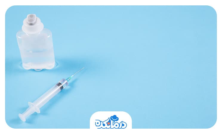 سرنگ و ماده بوتاکس که تزریق آن راه‌حلی موقت برای درمان ریزش آب دهان در بیماران مبتلا به اختلالات عصبی است.