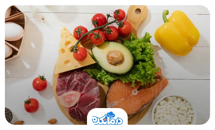 غذاهای غنی از ویتامین D شامل ماهی، پنیر و تخم‌مرغ