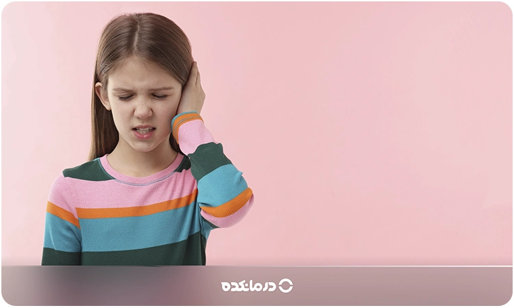 تصویر مبتلا به کودک مبتلا به گوش درد