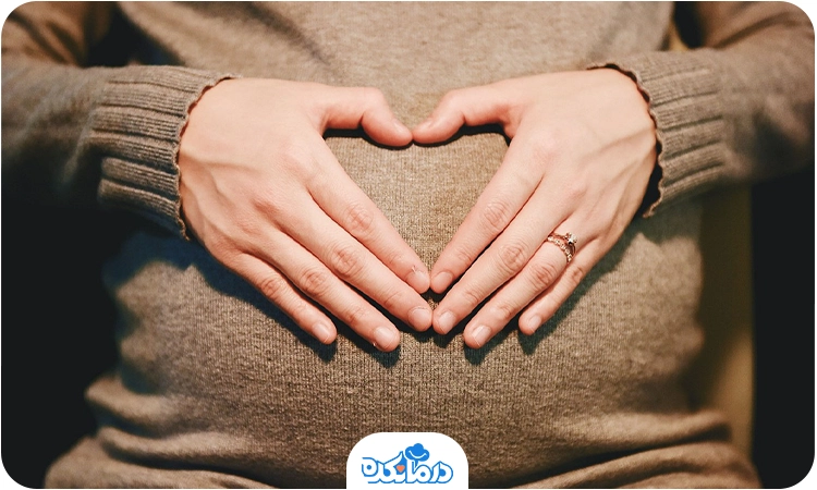 تصویر یک زن باردار یا شیرده