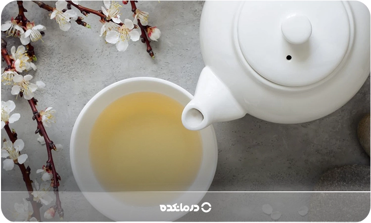 تصویر یک فنجان چای سفید