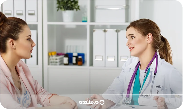 تصویر یک بیمار در مطب پزشک