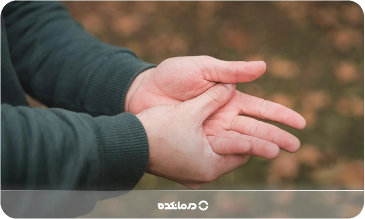 ۱۷ علت بی حس شدن انگشتان دست [راست، چپ و در خواب]
