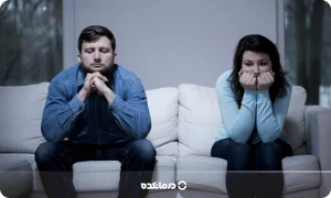 چرا مرد عاشق دوری میکند؟ [۸ دلیل + راهکار نجات رابطه]