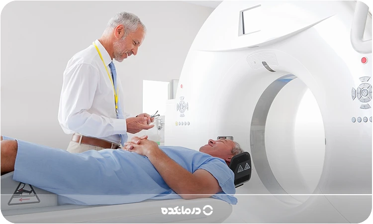 تصویر یک فرد در حال انجام سیتیاسکن