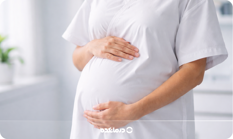 تصویر یک زن باردار را می بینید