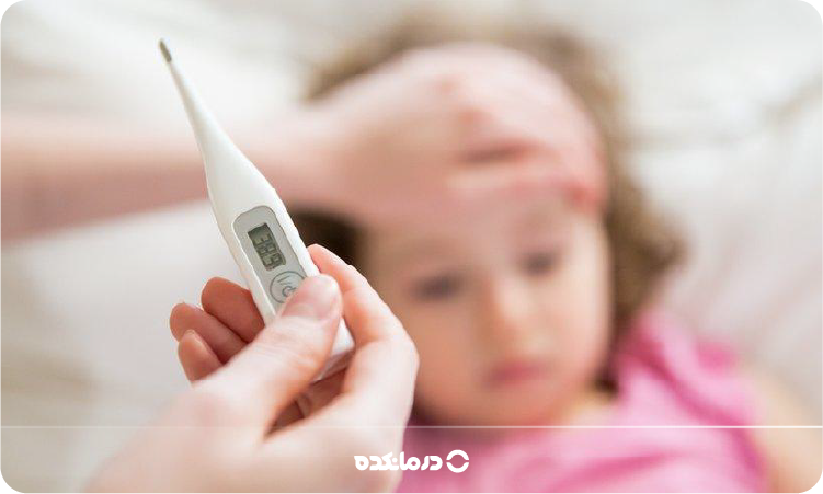 تصویر یک کودک مبتلا به تب را می بینید