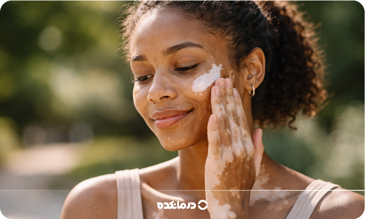 تصویر یک بیمار مبتلا به برص در بیرون از منزل و هوای آفتابی