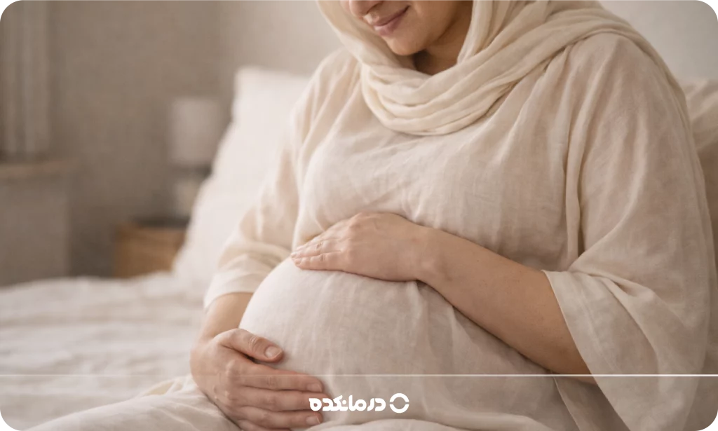 تصویر یک زن باردار را می بینید