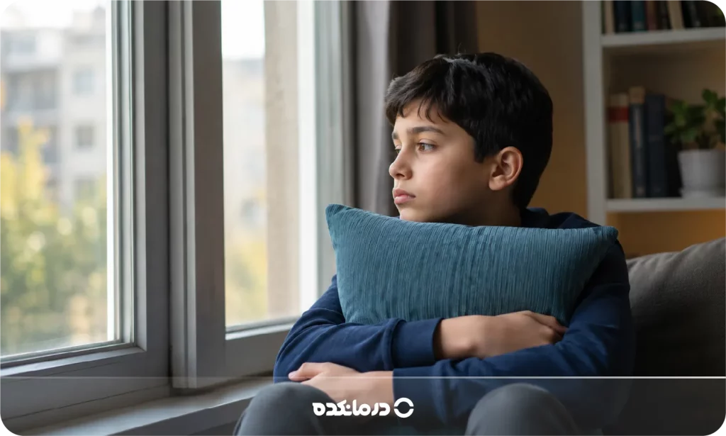 تصویر یک کودک خردسال افسرده را می بینید